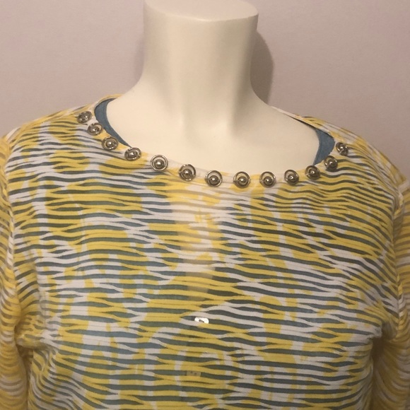 Sheer lemon and white patterned shirt. - Picture 4 of 12